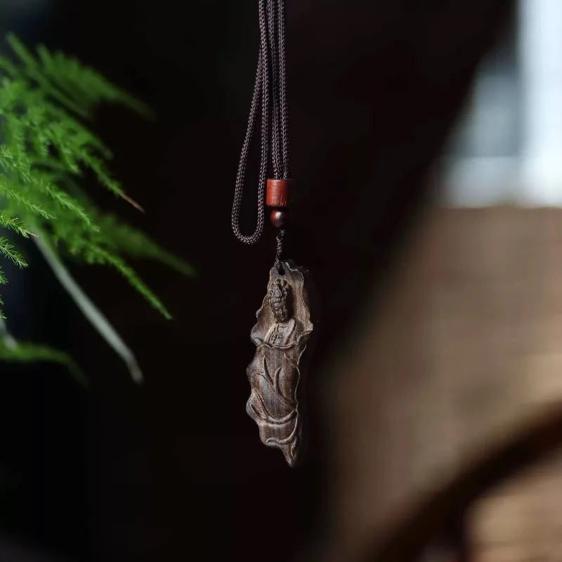 1pcs Agarwood Lotus Leaf Guanyin Single-sided Pendant Car-mounted Decoration Wooden Crafts Peace Pendant Jewelry