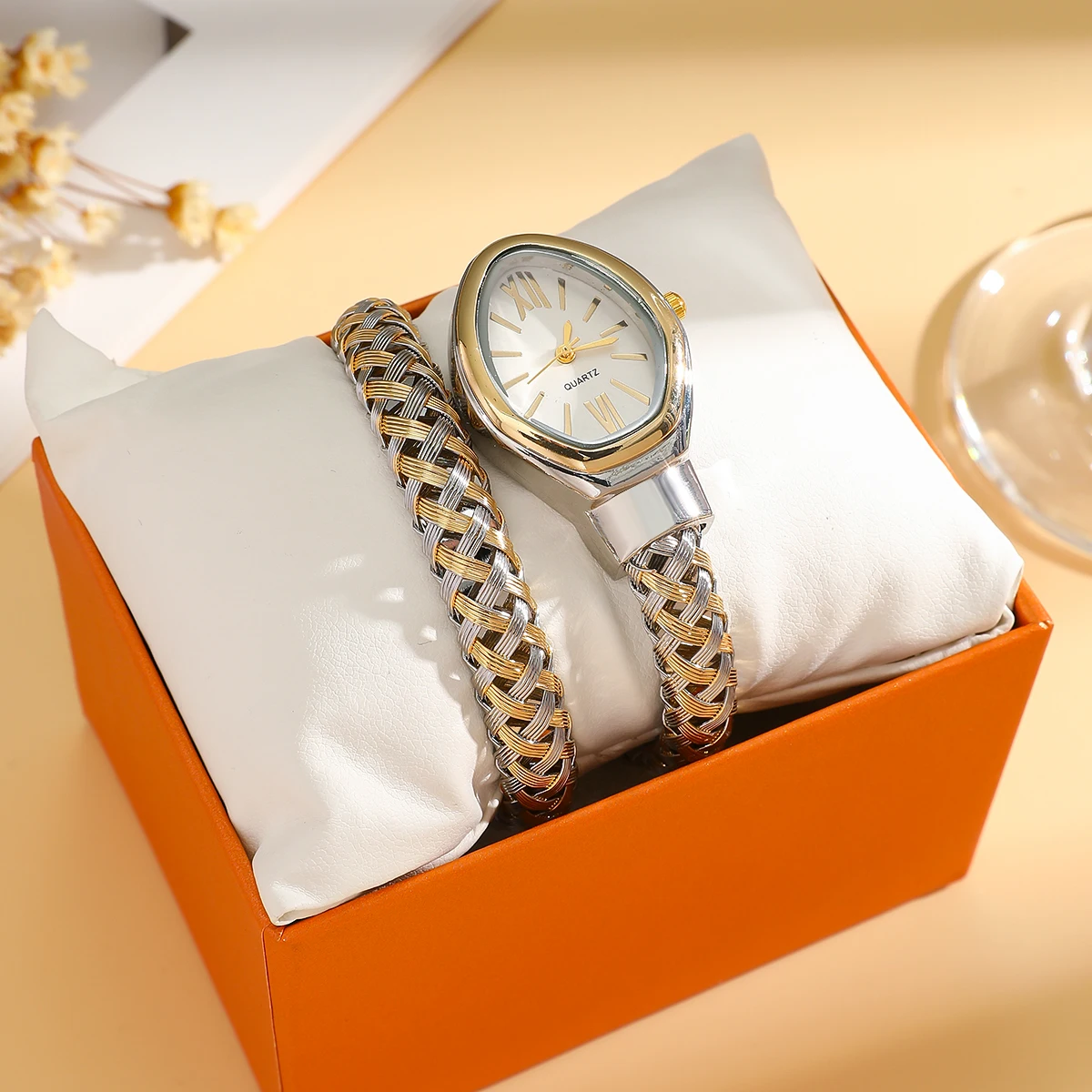 

Элегантные двухцветные часы-браслет для женщин, наручные часы с плетеным ремешком и овальным циферблатом, идеальный подарок для нее, подходят для повседневной носки и торжественных мероприятий.