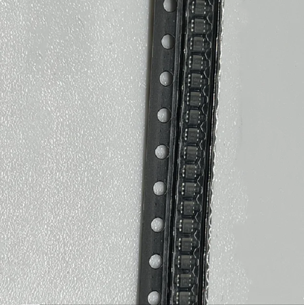 Pantalla de seda de 10 piezas, chip IC original a estrenar, UP04311001CA, UP04311001MT, SOT563, 7X