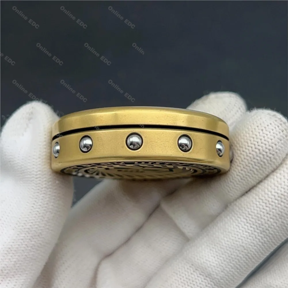 Used EDC Toys LAUTIE EDC BIG Dealer Coin 2099 Series Poker Fidget Spinner Fingertip Gyro Antistress Fidget Toys