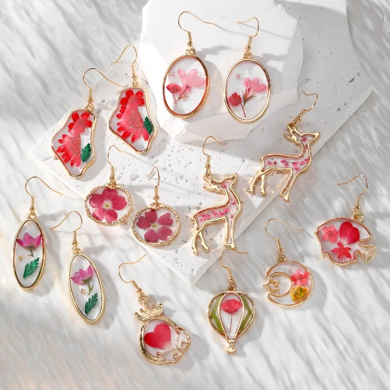 Cute Fish Shape Earrings With Pressed Flower Jewelry Earring Elegant Epoxy Resin Dried Flower Earring Wholesale Custom Accessory