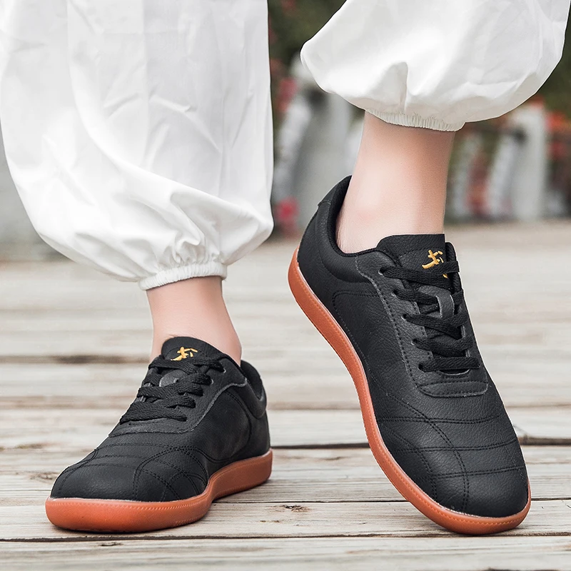 Tai Chi Shoes for Men Women Flexible Kung Fu Sneakers Flat Walking Wushu Martial Arts Shoes Outdoor Soft Sole Red Black