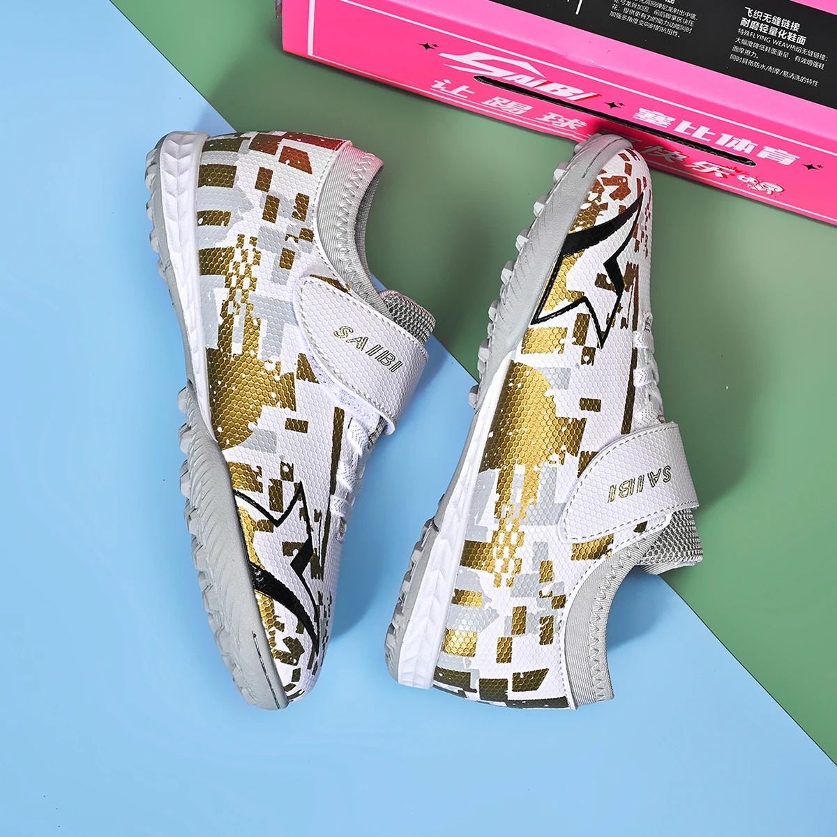 

New breathable children's soccer shoes TF nail outdoor sports shoes with anti slip and effective ankle protection