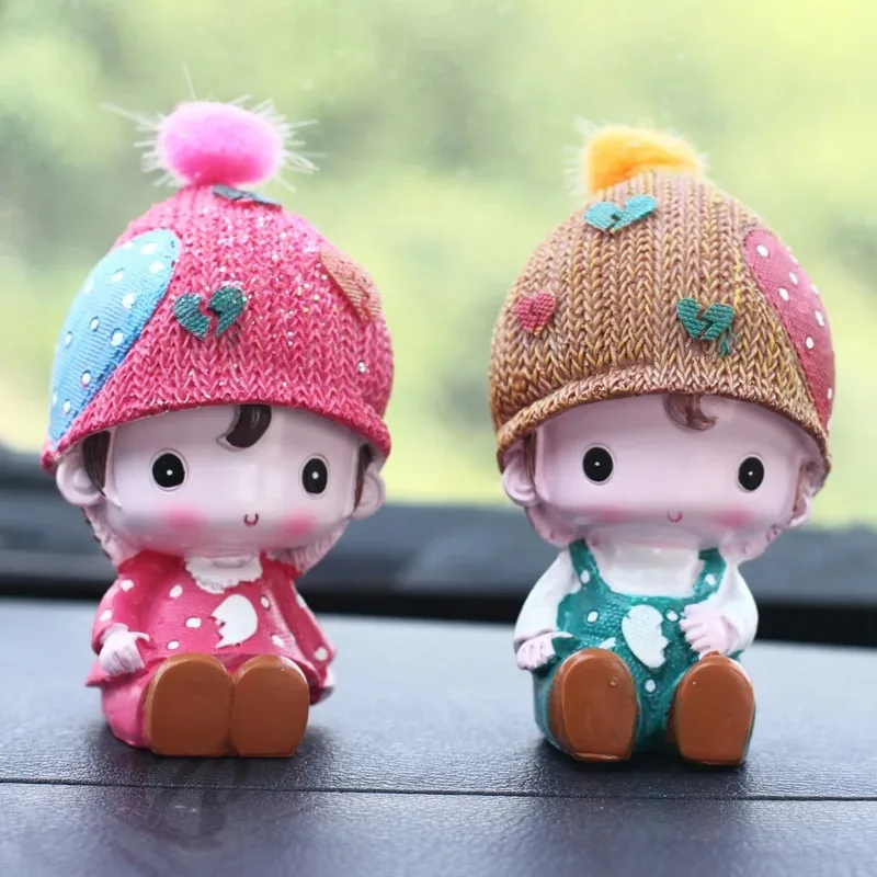 Creative Car Decorative Figurines Cute Couple Dolls Wish Fulfillment Home Desktop Small Ornaments Ideal for Vehicle Interior