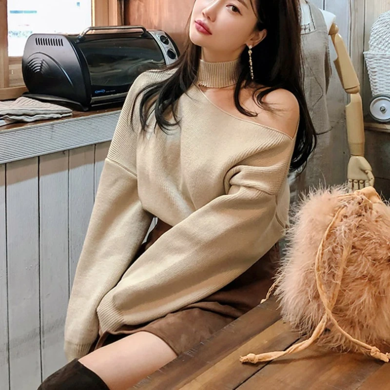 

Новый осенне-зимний женский свитер с полуводолазкой и открытыми плечами, длинными рукавами, элегантный и сексуальный свободный трикотаж с рукавами-фонариками