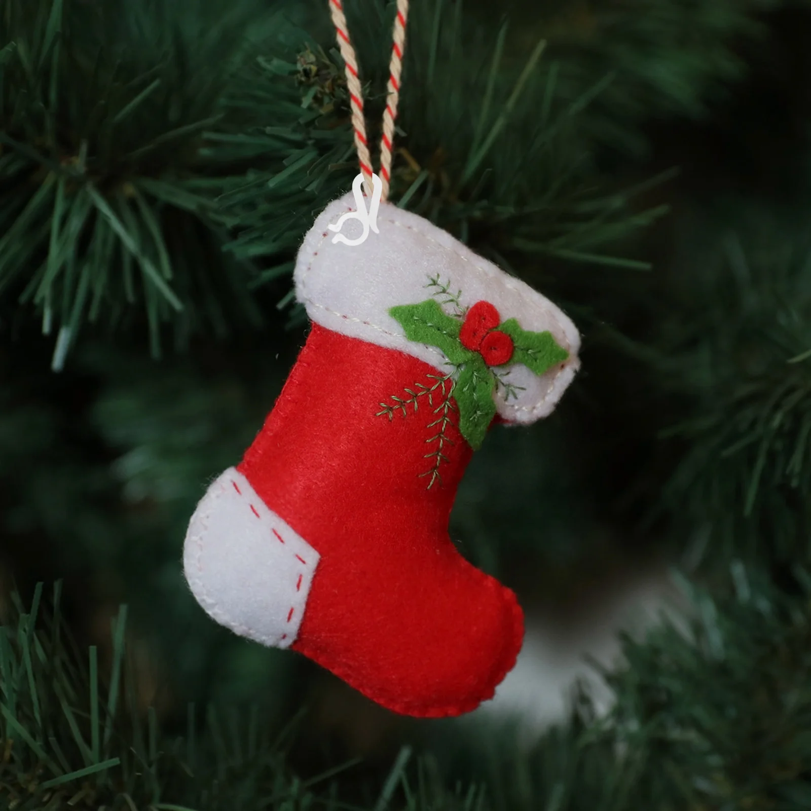 

100Pcs Christmas Plastic Light Hooks Weatherproof Outdoor String Light Clips Gutter Holders for Festival Party Decoration