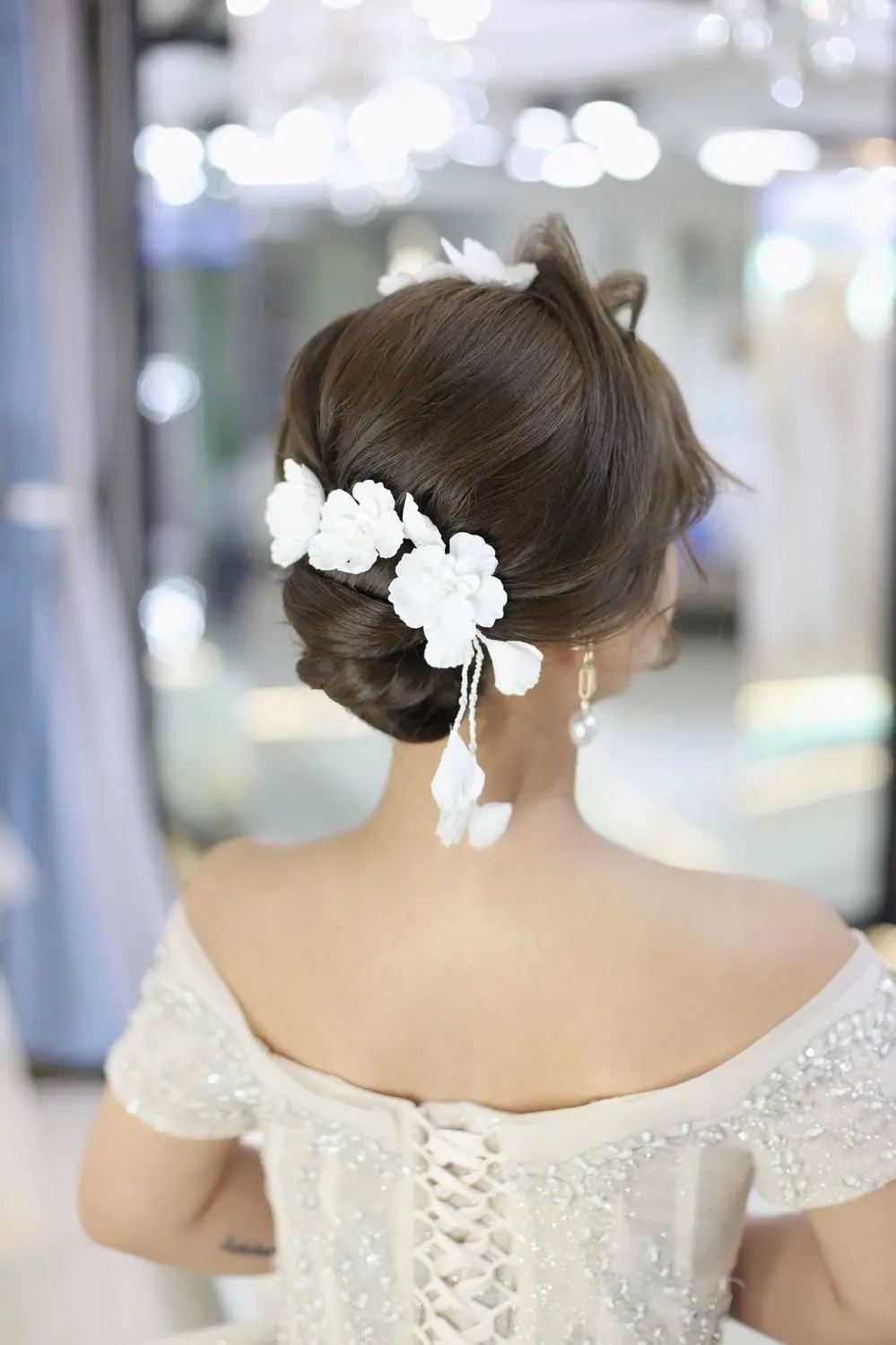 Elegant Flower Hair Clip White Silk Flower Bridal Hair Accessory Handmade Tassel Pearl Hair Clip For Women Girls Exquisite Clips
