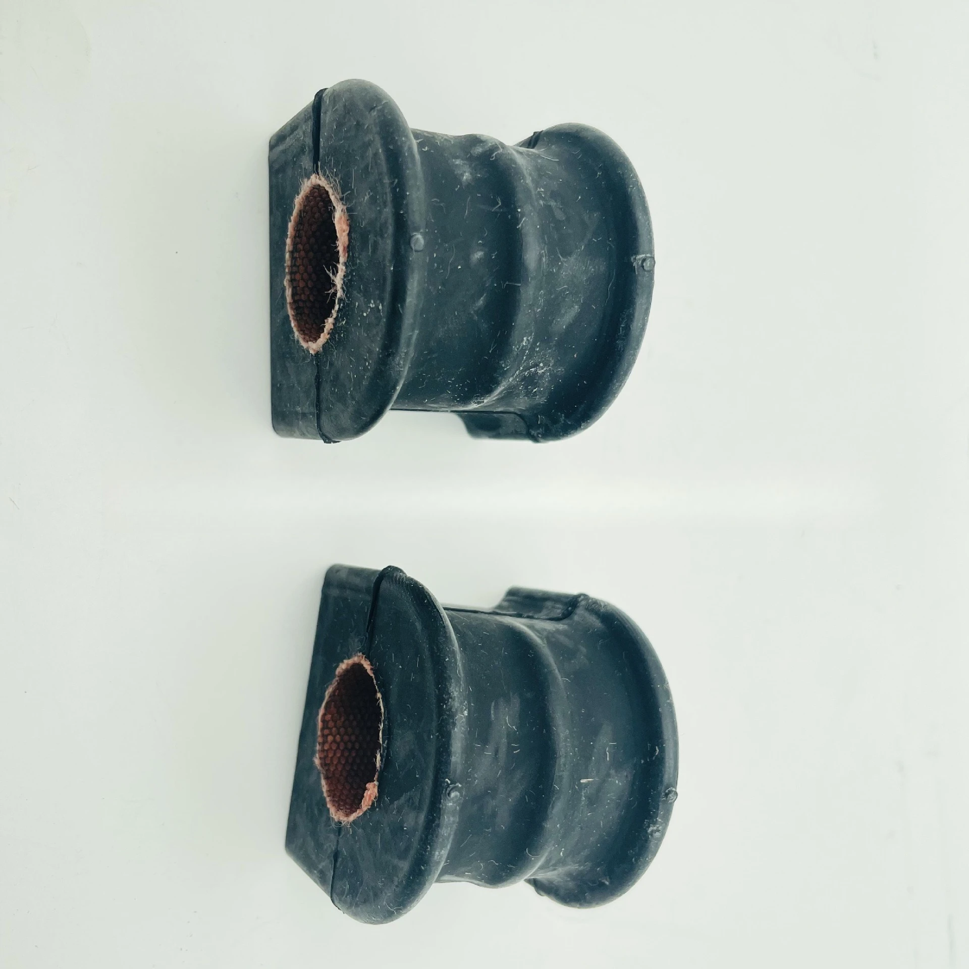Automotive Parts Balance Bar Opening Rubber Front and Rear Rubber Pier Sleeve DA8Z5484AB/BB5Z5A772