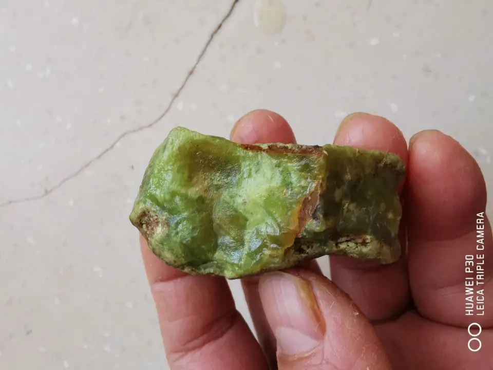 194.5ct  100% Natural Ethiopian Opal Play green Facet Rough Specimen