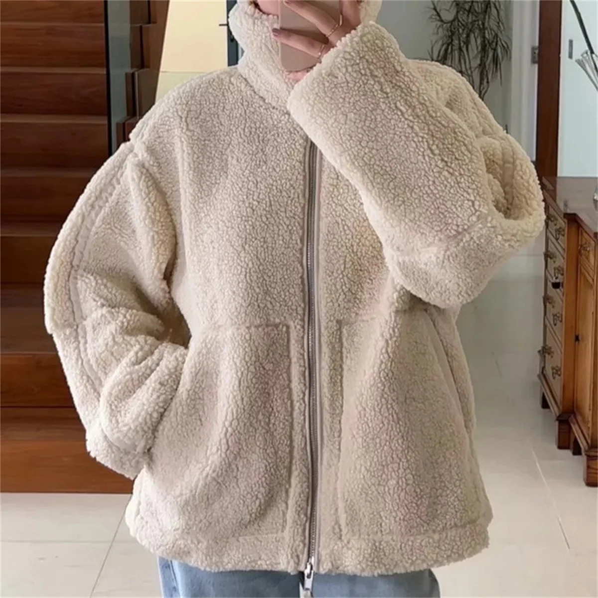 

Женская зимняя куртка из овечьей шерсти, модная куртка с воротником-стойкой и карманом на молнии, теплое бархатное пальто с длинными рукавами, уличная женская свободная верхняя одежда