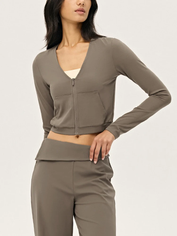 VITALINOVO Women's Workout Jacket Lightweight Zip Up Deep V Neck Yoga Jacket Cropped Athletic Slim Fit Tops Shirts with Pockets