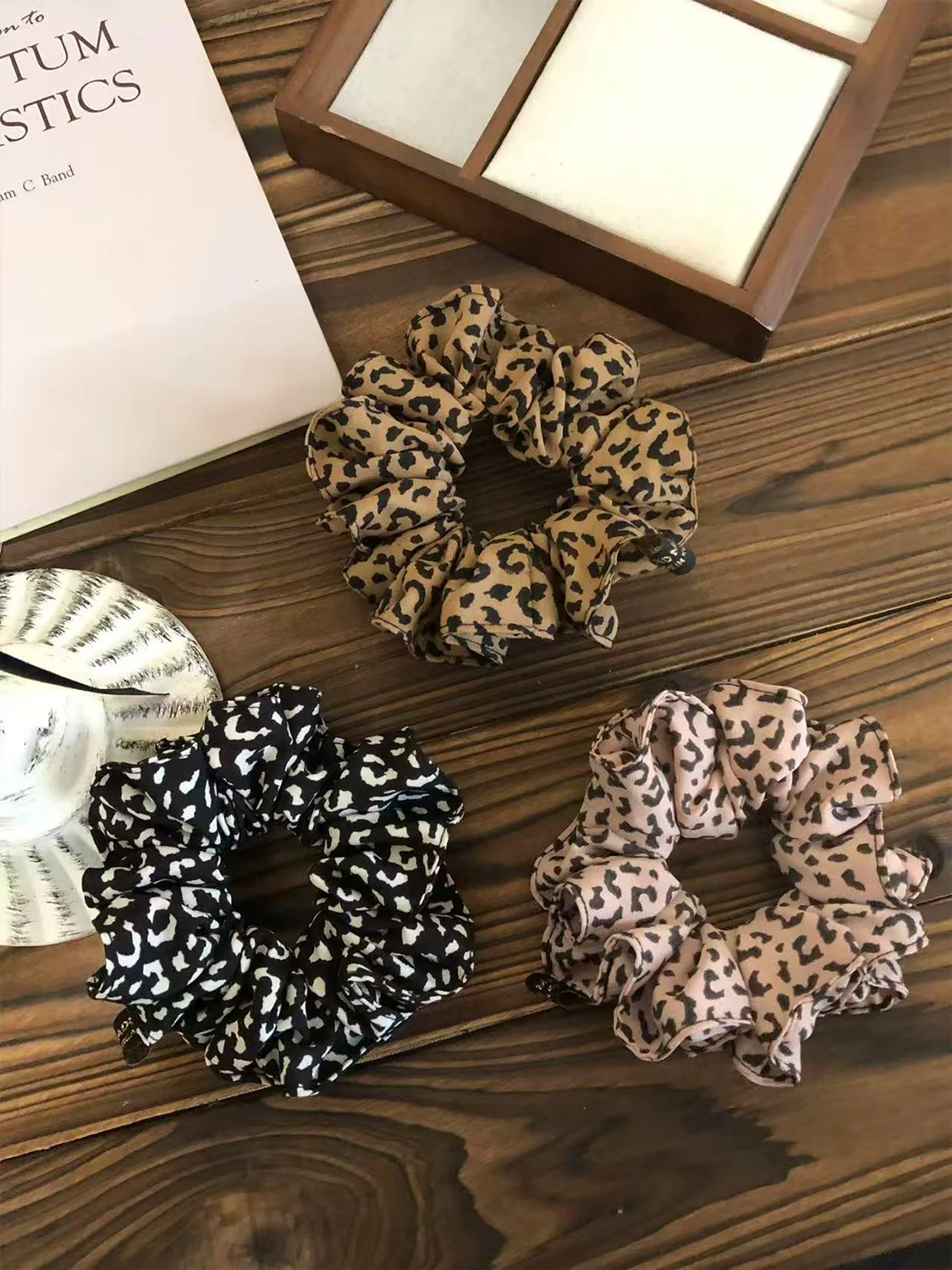 1 Stück/3 Stück koreanisches Vintage-Haargummi mit Leopardenmuster, doppellagig, modisches und elegantes, hochelastisches Haargummi für Pferdeschwänze und Dutt