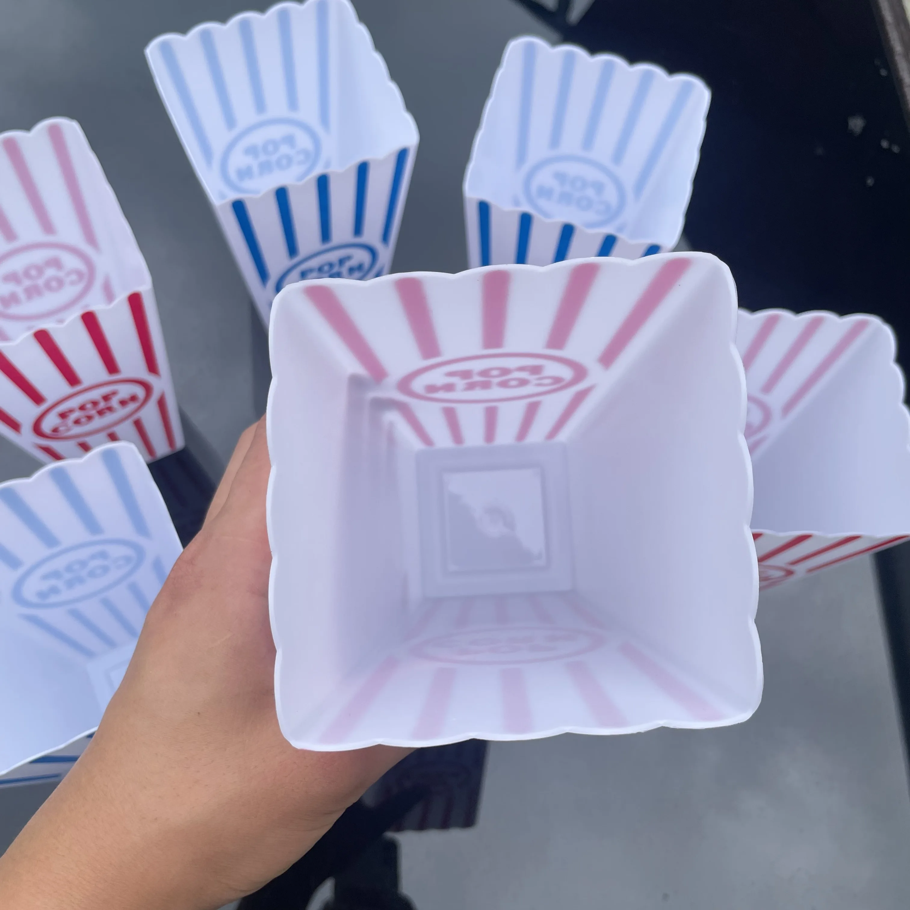 18,9 cm Retro Gestreifter Popcorn-Eimer Wiederverwendbare Popcorn-Box für Filmnächte Party-Snack-Behälter Heimkino-Dekor Zubehör – Detail 6