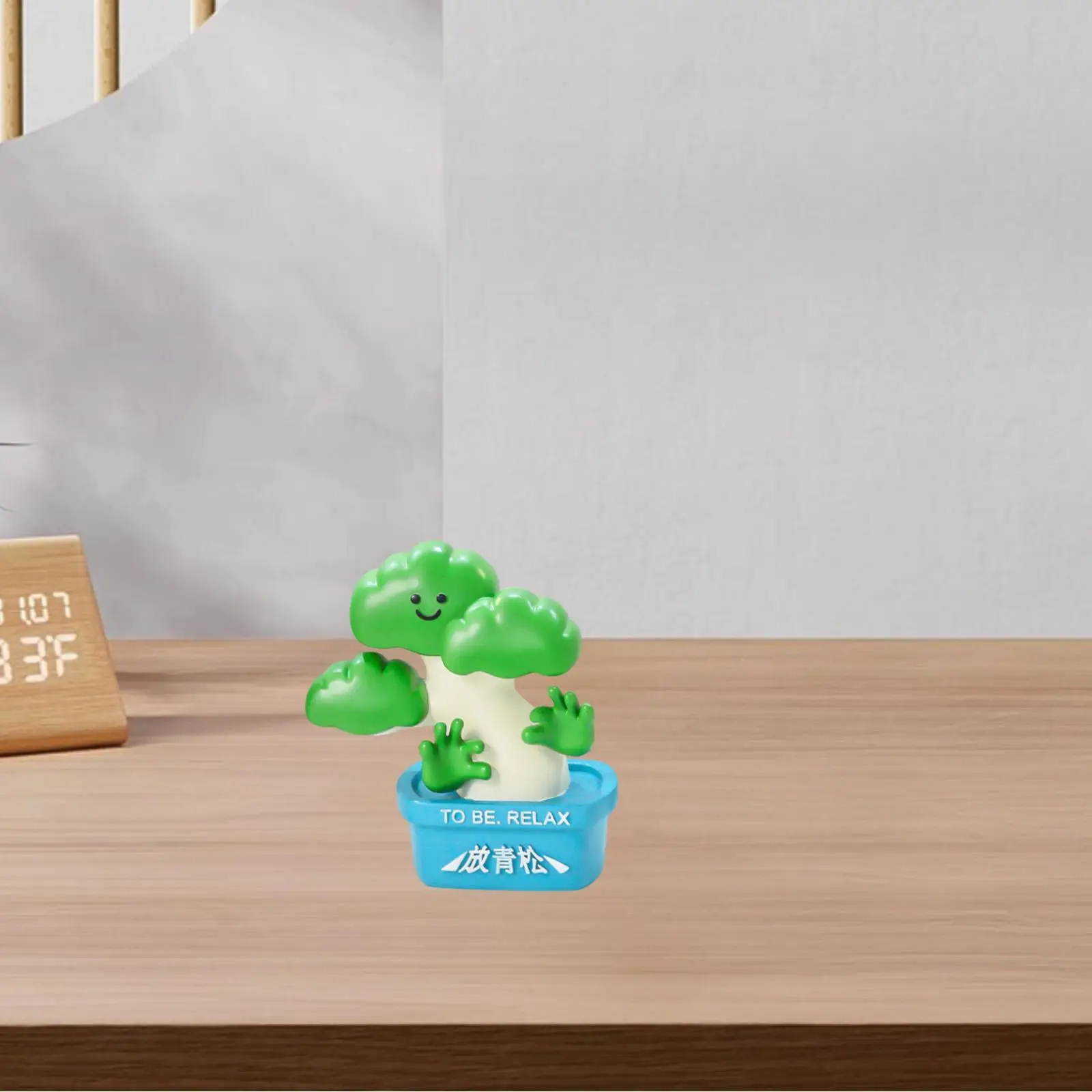 Resin Potted Green Planter Figurine Statue Unique Artwork Artificial Plant Pot Desk Ornament for Office Dorm Bedroom Holidays