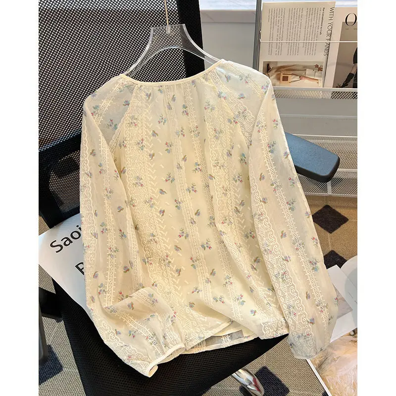 Floral Long-sleeved Chiffon Shirt for Women in Autumn and Autumn New Loose and Slim Look Fashionable and Age-reducing Niche Top