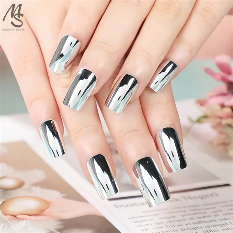 24 Pcs Glossy Fake Nails Pressed Nails Chinoiserie  Reusable Wearing Nails Light Luxury Ins Silver Short Square Retro Sweet