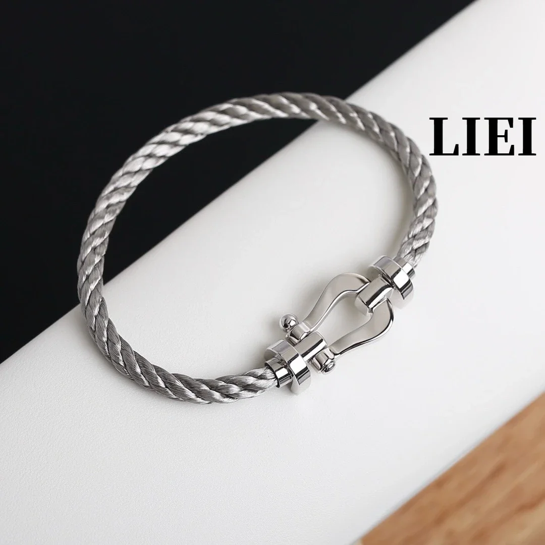 M-size various styles of horseshoe-shaped clasps with steel strap hand ropes