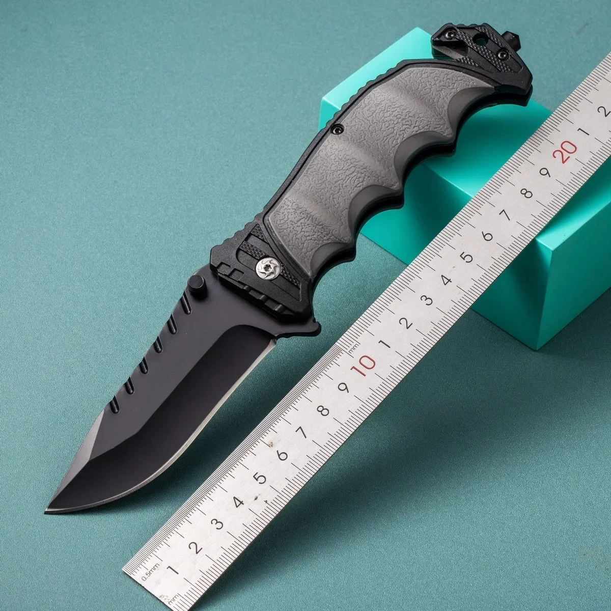 

Hot Sale Outdoor Portable Folding Knife for Men High Hardness Survival Military Tactical Pocket Knives for Camping and Fishing