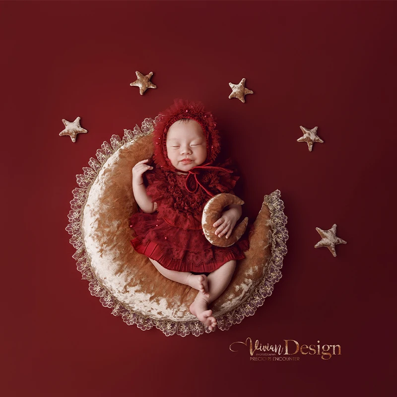 신생아 사진 소품 0-1개월 아기 소녀 레이스 롬퍼 드레스 별 장식이 있는 달 베개 스튜디오 배경 사진 촬영 액세서리