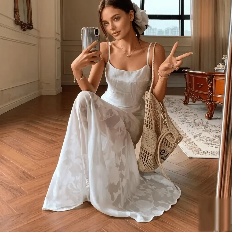 

Новое летнее женское платье 2026 года во французском стиле: нежное, свежее, на тонких бретельках, с завышенной талией, А-силуэт, миди, для пляжного отдыха