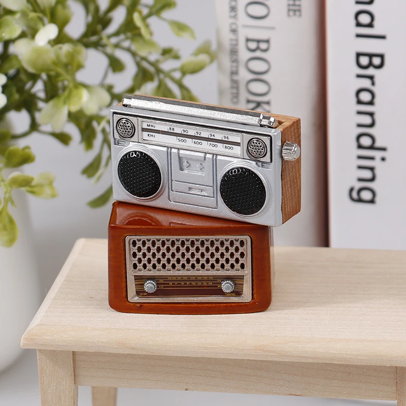 1Pc Dollhouse Miniature Retro Radio Model 1: 12 Mini Simulation Pocket Radio Decor Ornaments Doll Accessories
