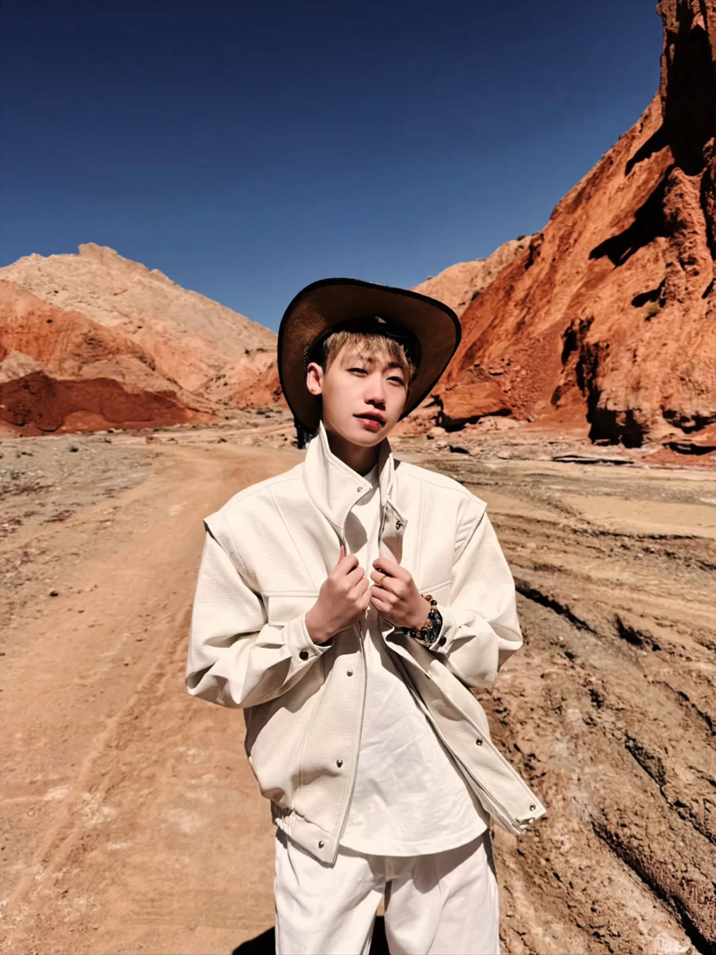 

Мужская куртка-жакет из белой искусственной кожи с воротником-стойкой, осенняя, в стиле High Street, для мотоциклистов, модель Cleanfit