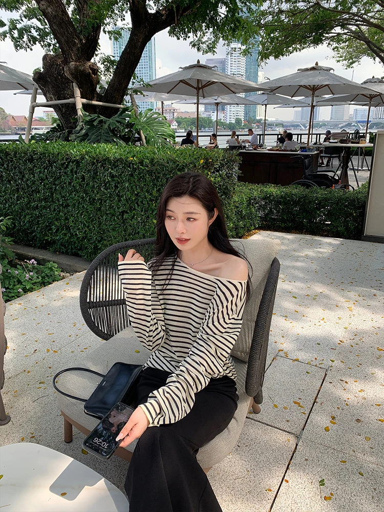 

Летний хлопково-льняной топ Lazy Zoe Cool Summer: свободный крой, круглый вырез, длинный рукав, комфортный, дышащий, легкий.