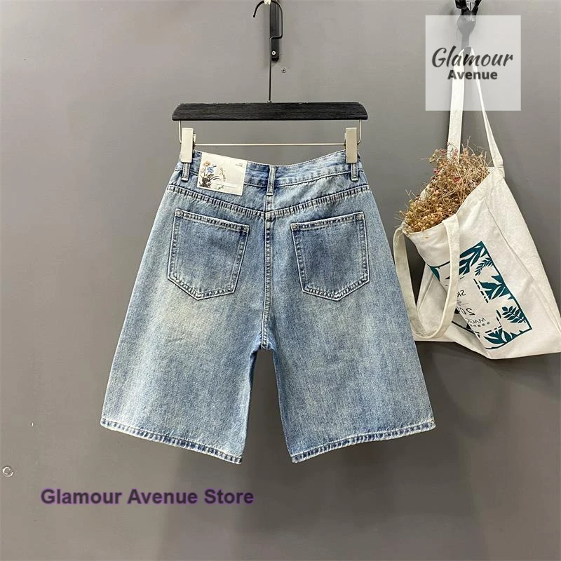 Light blue retro embroidered flowers with thin holes and straight pants for women's summer new fashion denim cropped pants.