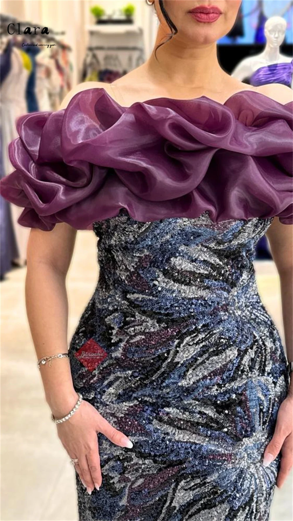 Sukienki Clara Custom Flower Fishtail z kontrastowymi kolorami, z odkrytymi ramionami, eleganckie sukienki na przyjęcia, sukienki wieczorowe 2025 dla kobiet na przyjęcia, wesela, studniówki.