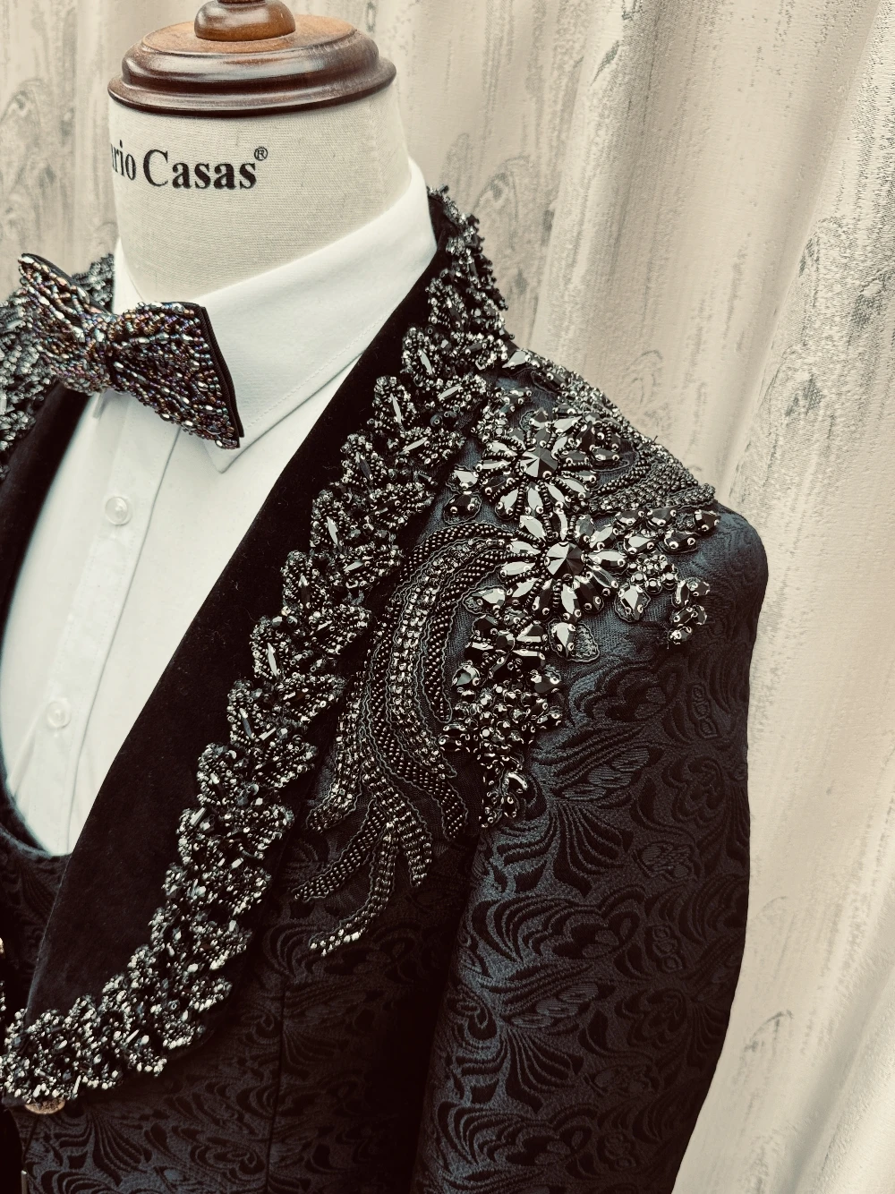 Newest Full Jacquard Men's Suit Exquisite Beads Crystals 3-pieces Tuxedo Fast Shipping Delicate One Button Party Groom Wear