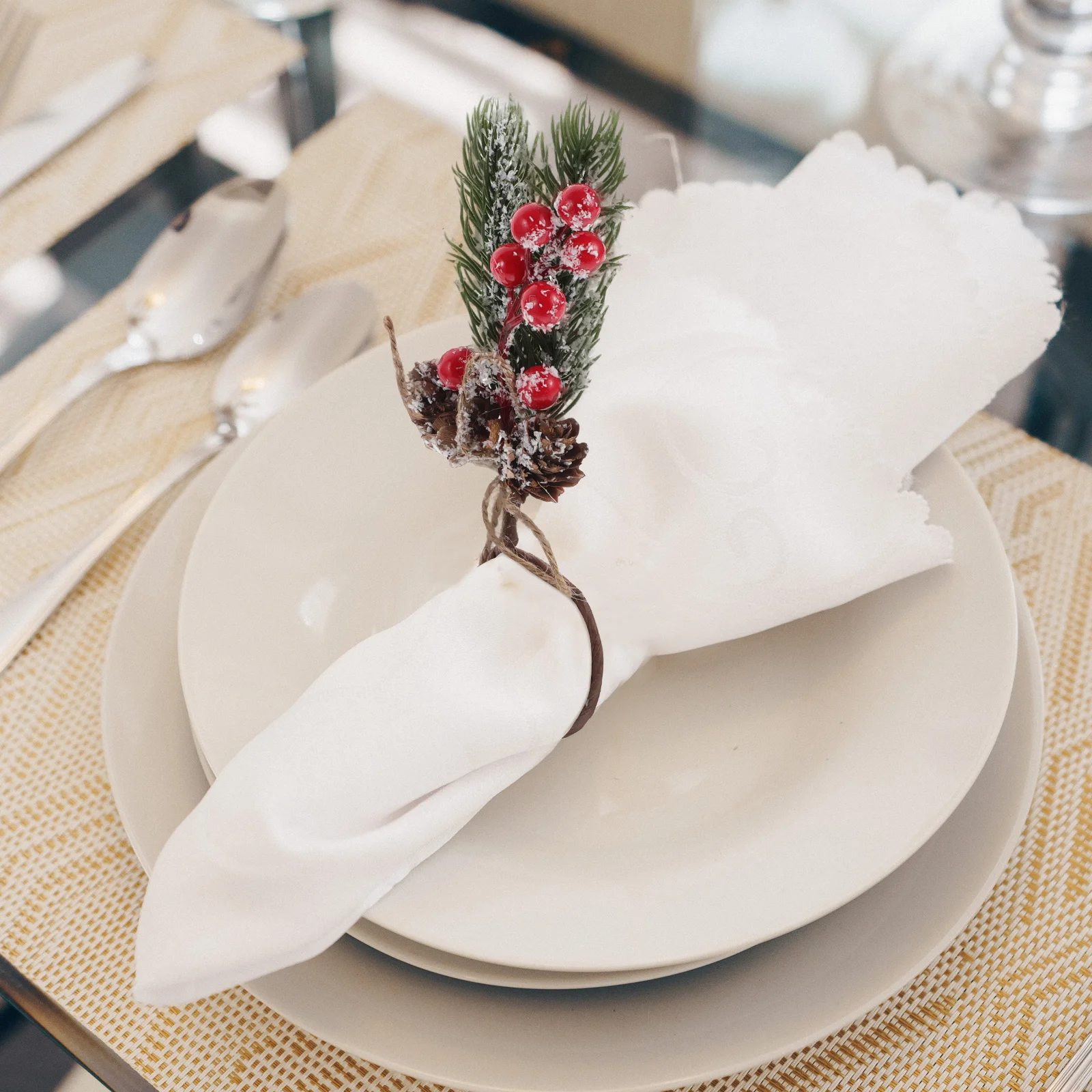 

6Pcs Christmas Napkin Rings Handmade Cedar Red Berry Elegant Holiday Table Decor Festive Dinner Party Napkin Rings