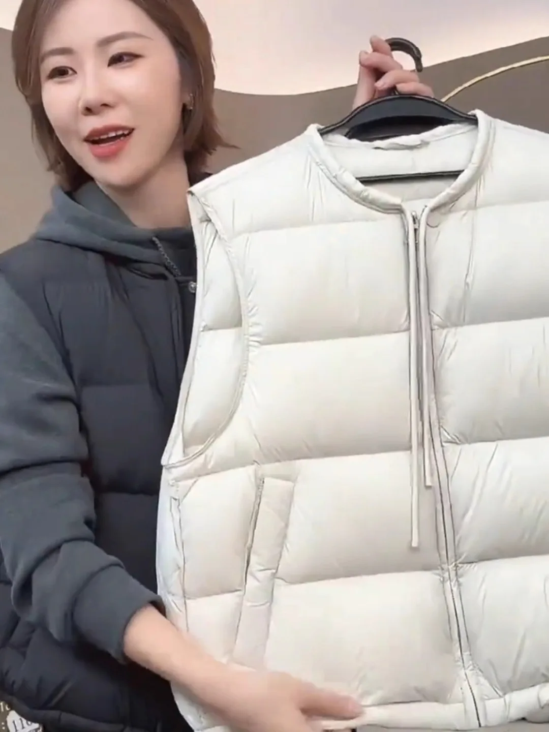 Women's Short White Duck down Vest Small Size Jacket Autumn Winter Commute Style Faux Silk Fabric Thickened Zipper Closure