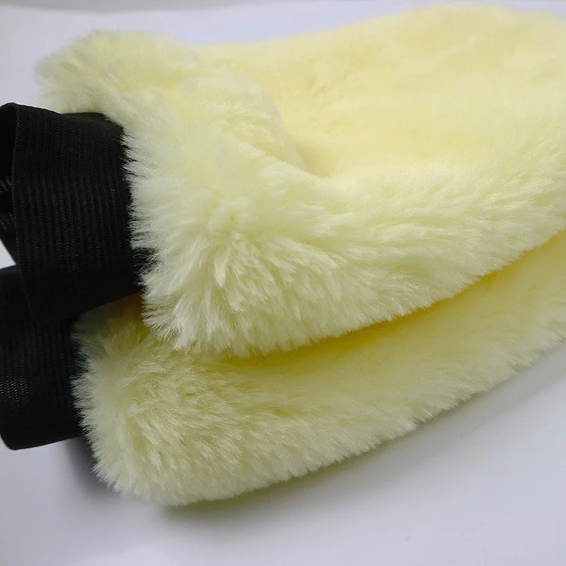 

1pcs Real Sheepskin Mitt Car Soft Polishing Glove Lambswool Washing Cleaning Polish Wash Thick Cleaning Car Wax Detailing Brush