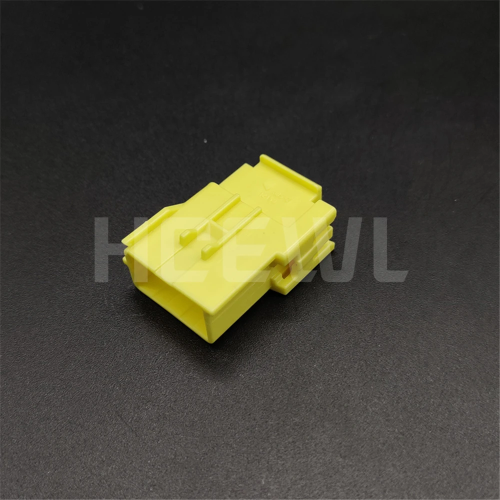 

New original high-quality 7282-6134-70 automotive component connector plug