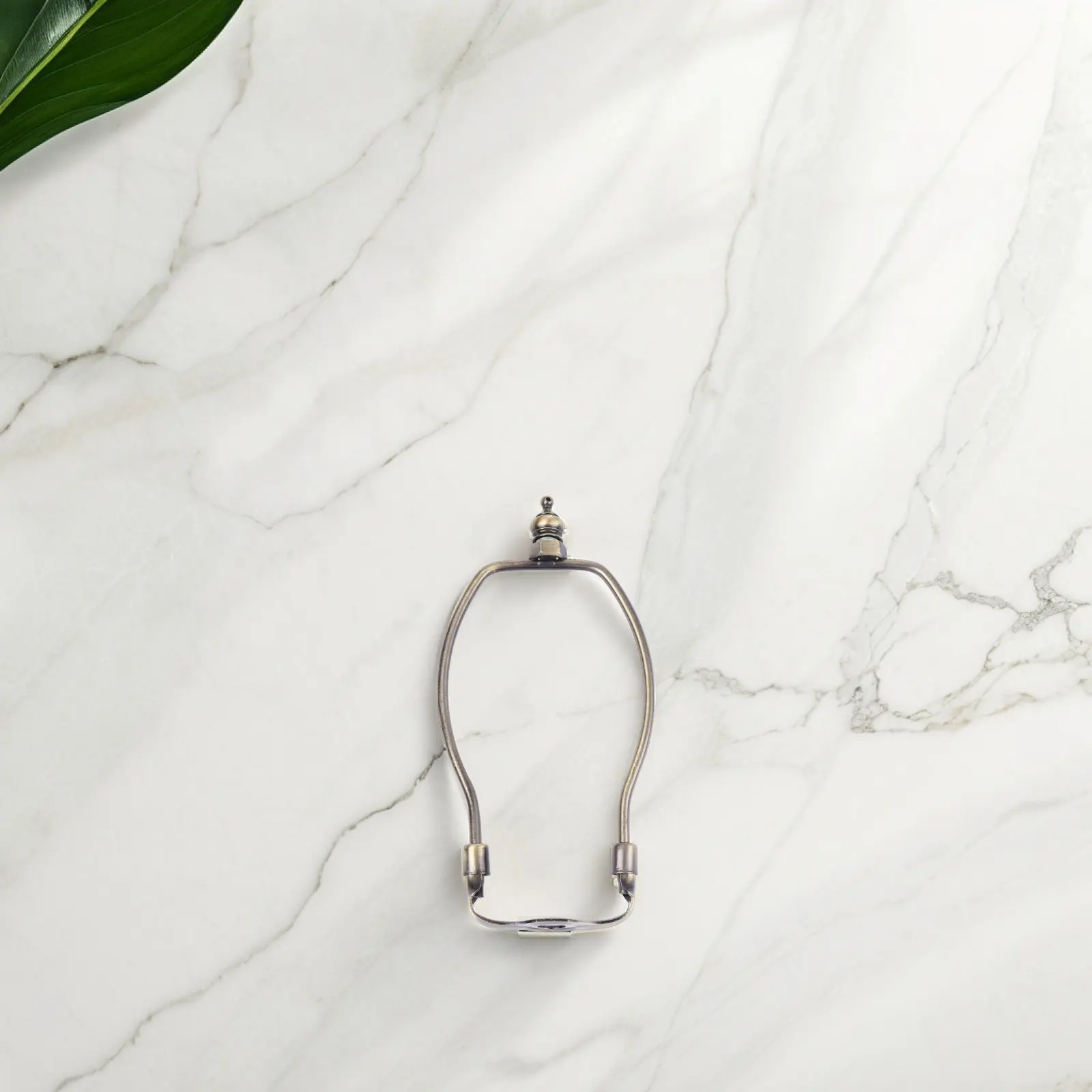 

1Pcs Horn Lamp Frame Lampshade Bracket Lamp Harp Fitting Metal Horn Light Bracket for Home Decor Floor Table Lamps Bottom Hole