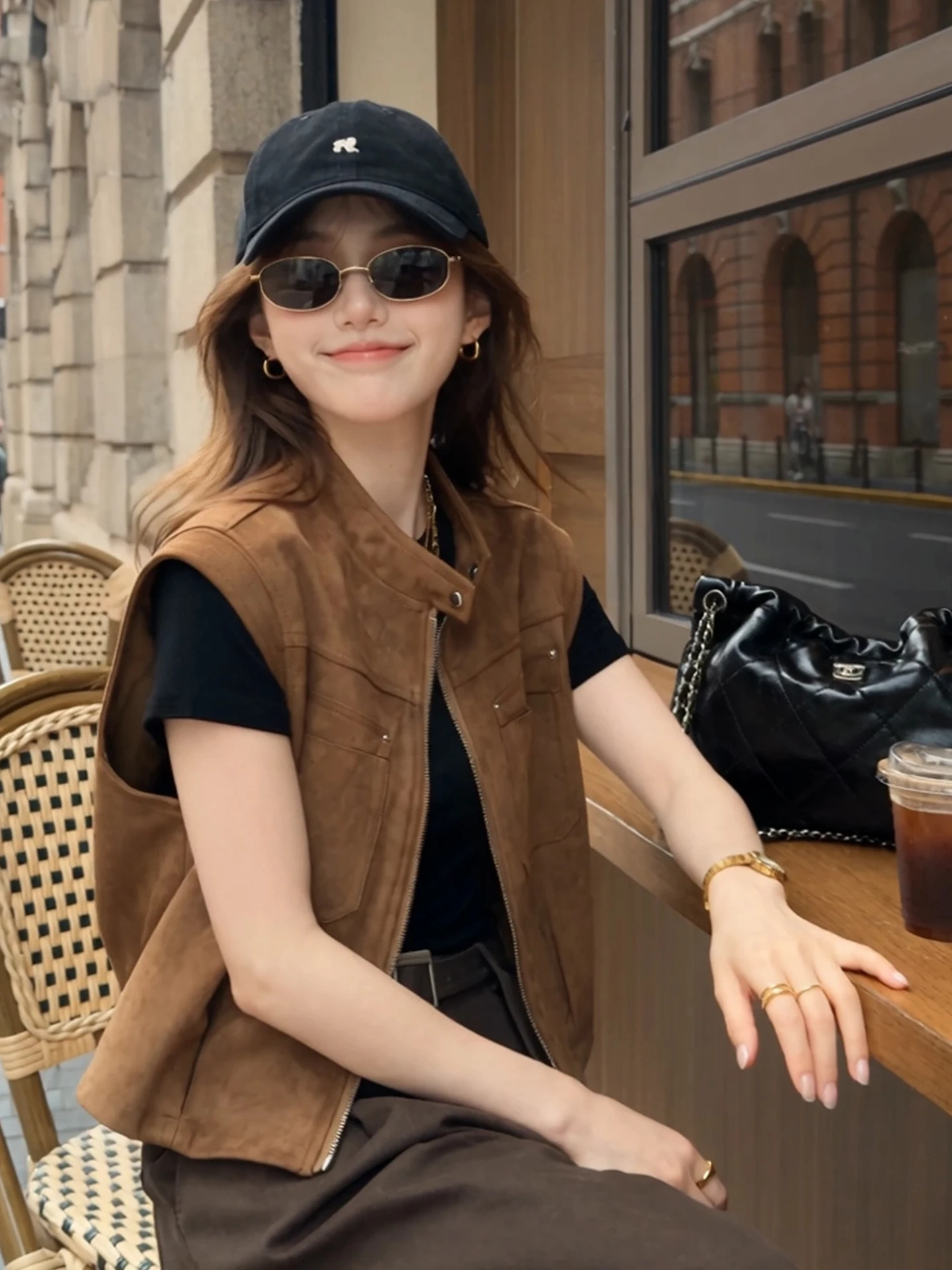 Retro Zipper Suede Vest Women's Sleeveless Jacket 2026 Autumn Fashion Layering Shoulder Pad Outerwear Trendy Short Style