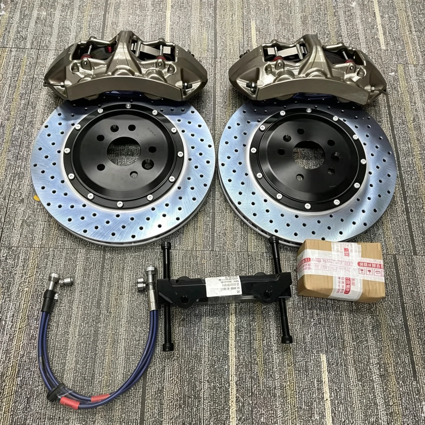The All-new Six Piston Brake Caliper Is Suitable for Toyota 86 Alphard LC200 LC300 Mercedes Benz A200 C63 W204 W205 E200 E300GLC