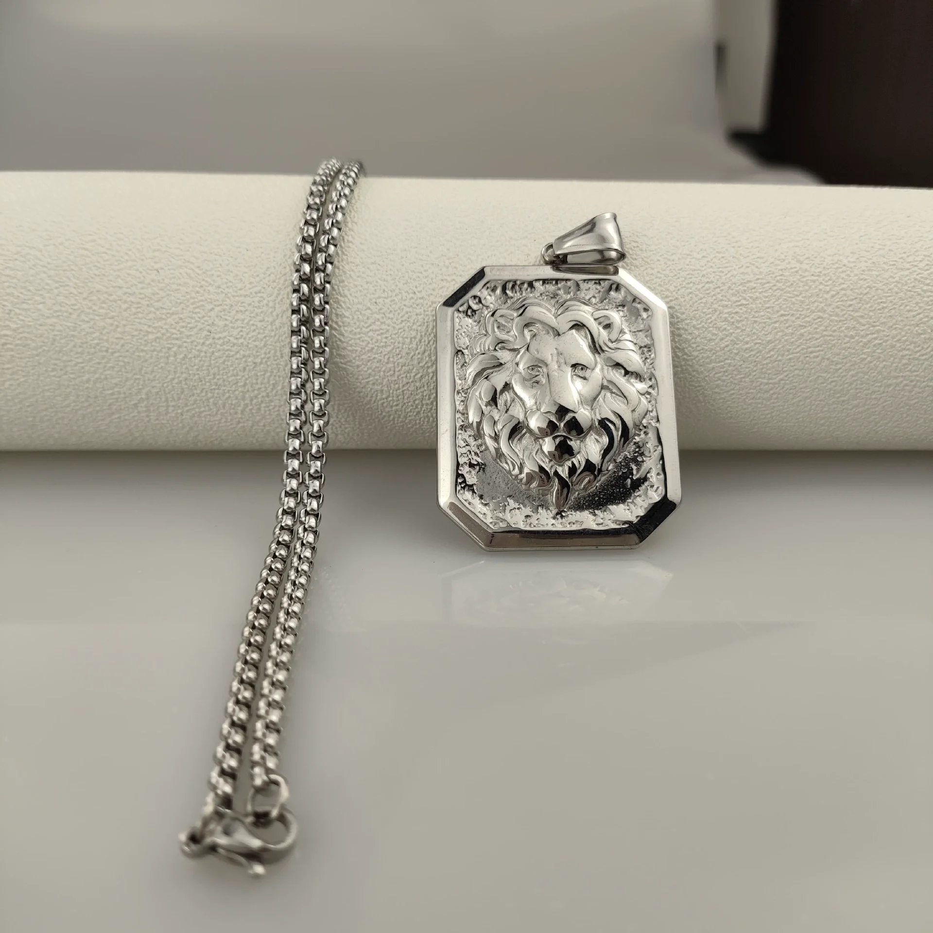 `Men Octagonal Lion Head Tag Pendant Necklace 316L Stainless Steel Gold Plated Textured Background Animal Totem Vintage Hip Hop