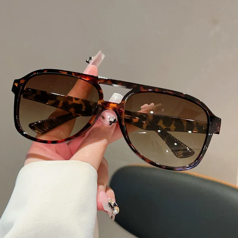 2026 Neue Doppelbrücken-Retro-Sonnenbrille Unisex Modisch und Vielseitig Froschaugen-Pilotenbrille mit Eckigem Rahmen UV400 – Detail 3