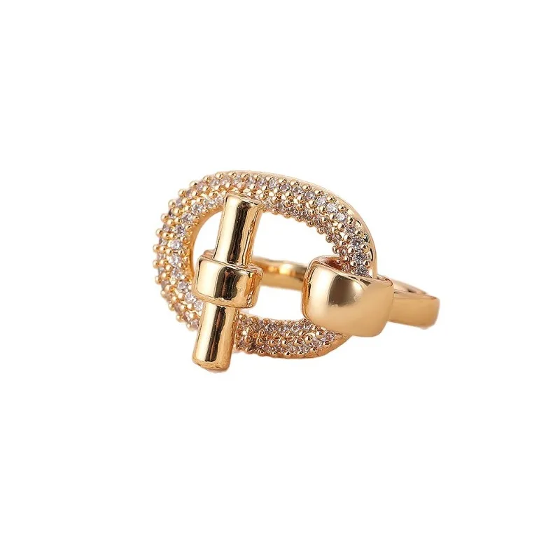 هذا خاتم نسائي عصري فاخر مرصع بالنحاس والزركون. العارضة من سلسلة الحلقات قابل للتعديل #4