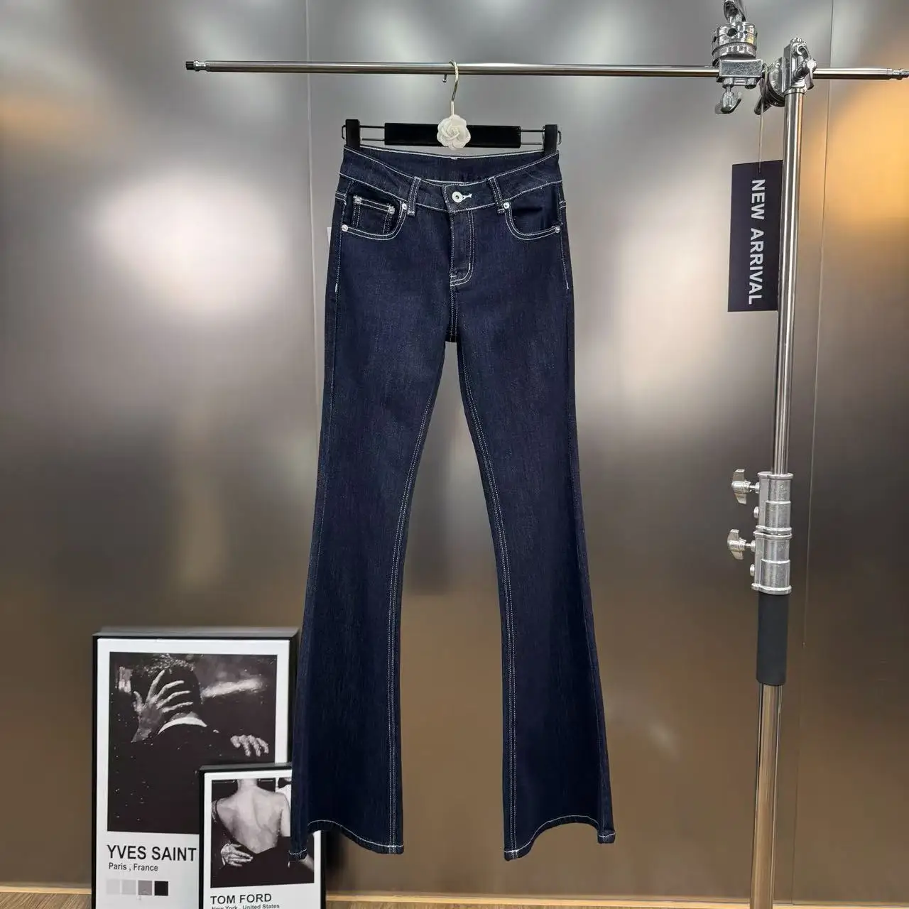 

2025 г. Модные расклешенные джинсы с низкой талией Y2k, эластичные облегающие джинсовые брюки с карманами для женщин