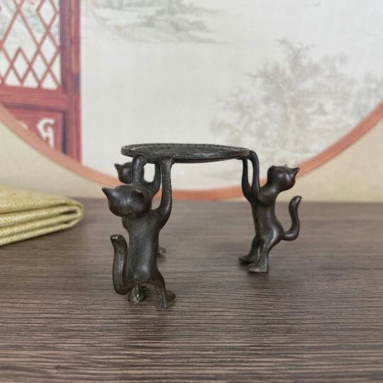 Retro Cat Foot Base Hollow Tea Oven Heating Base Art Desktop Decoration Antique Bronze Ware Candle Holder Candlestick Statue