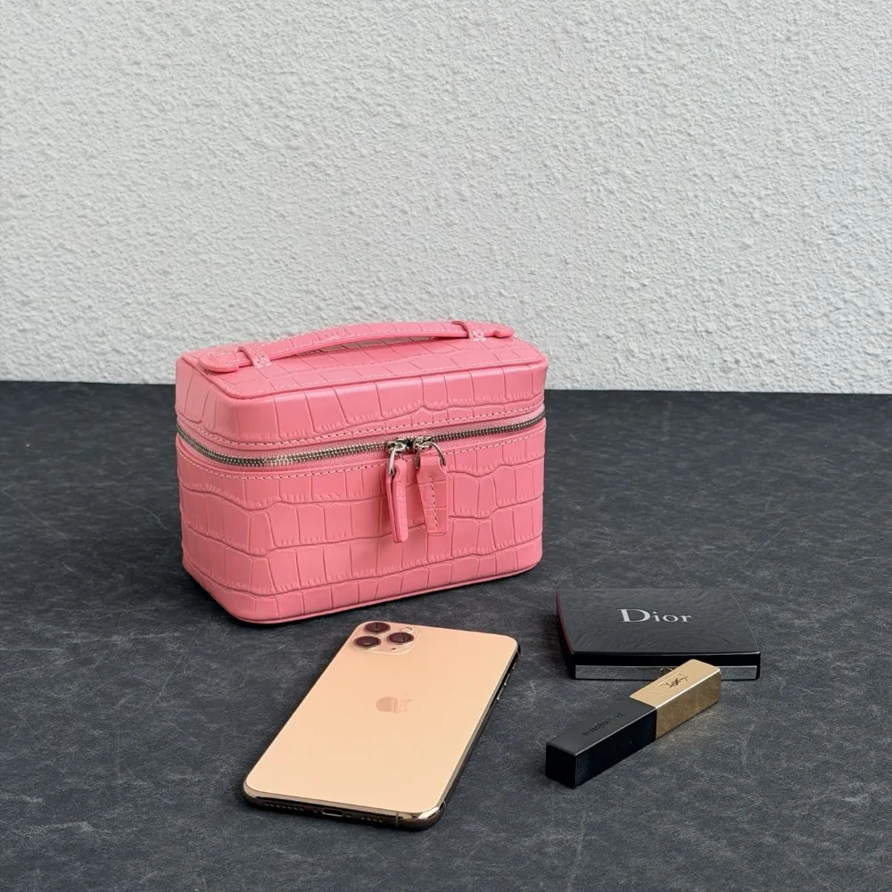 2026 Summer Light Luxury Lunch Box Makeup MessengerAlligator Pattern Multi-functional Powder Lipstick Pencil Storage Bag Fashion