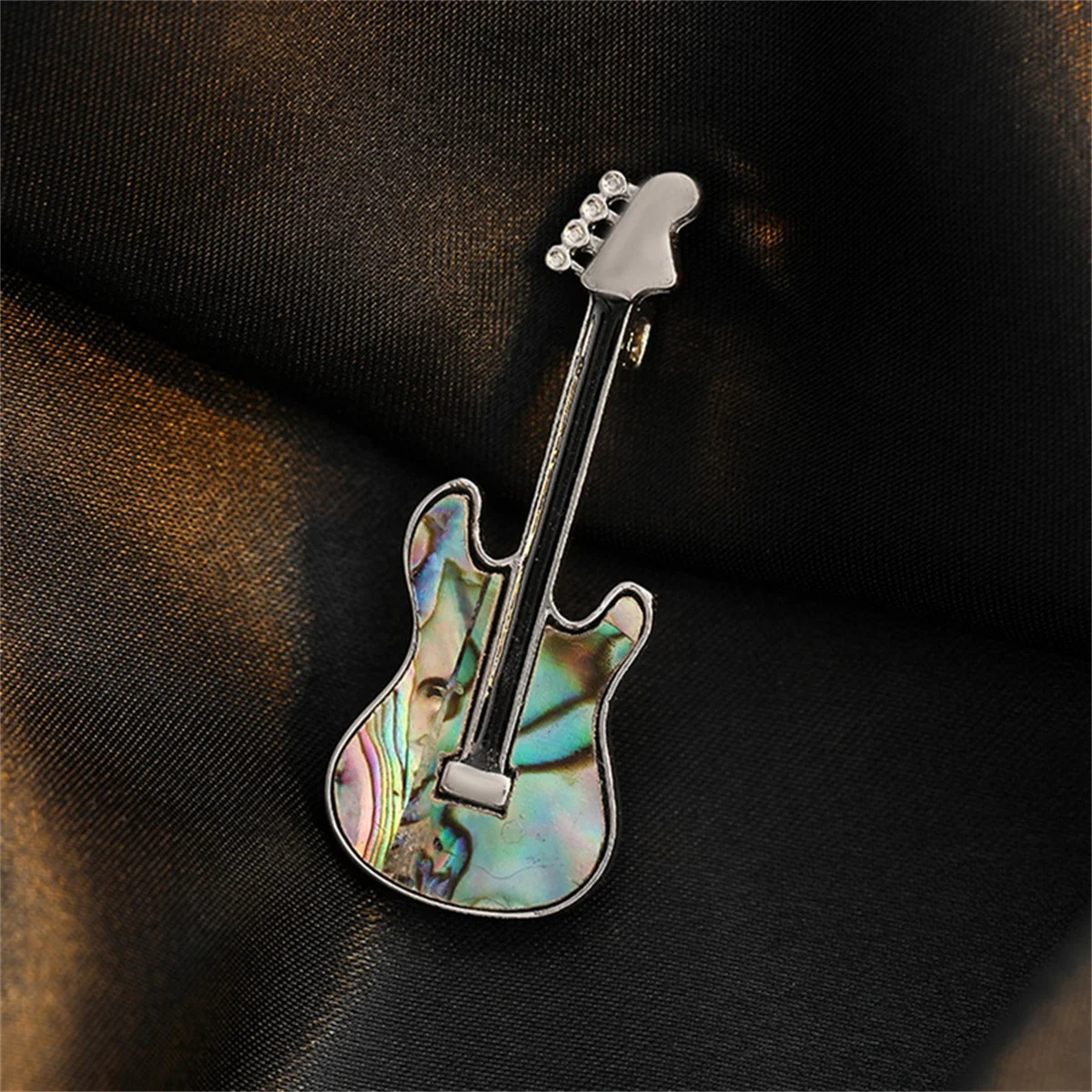 Rinhoo Vintage imitazione Shell chitarra violino spilla Pin per le donne di lusso Punk strass strumento musicale smalto distintivo gioielli