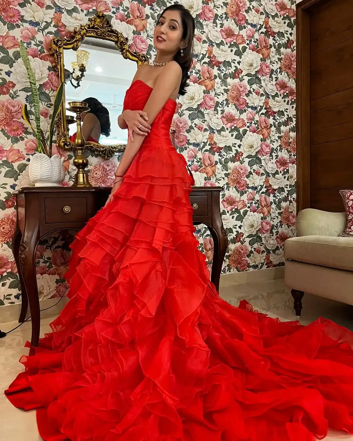 

Customized Fashion Organza Tiered Evening Dresses Temperament Strapless Homecoming Dress Custom Size Bespoke Occasion