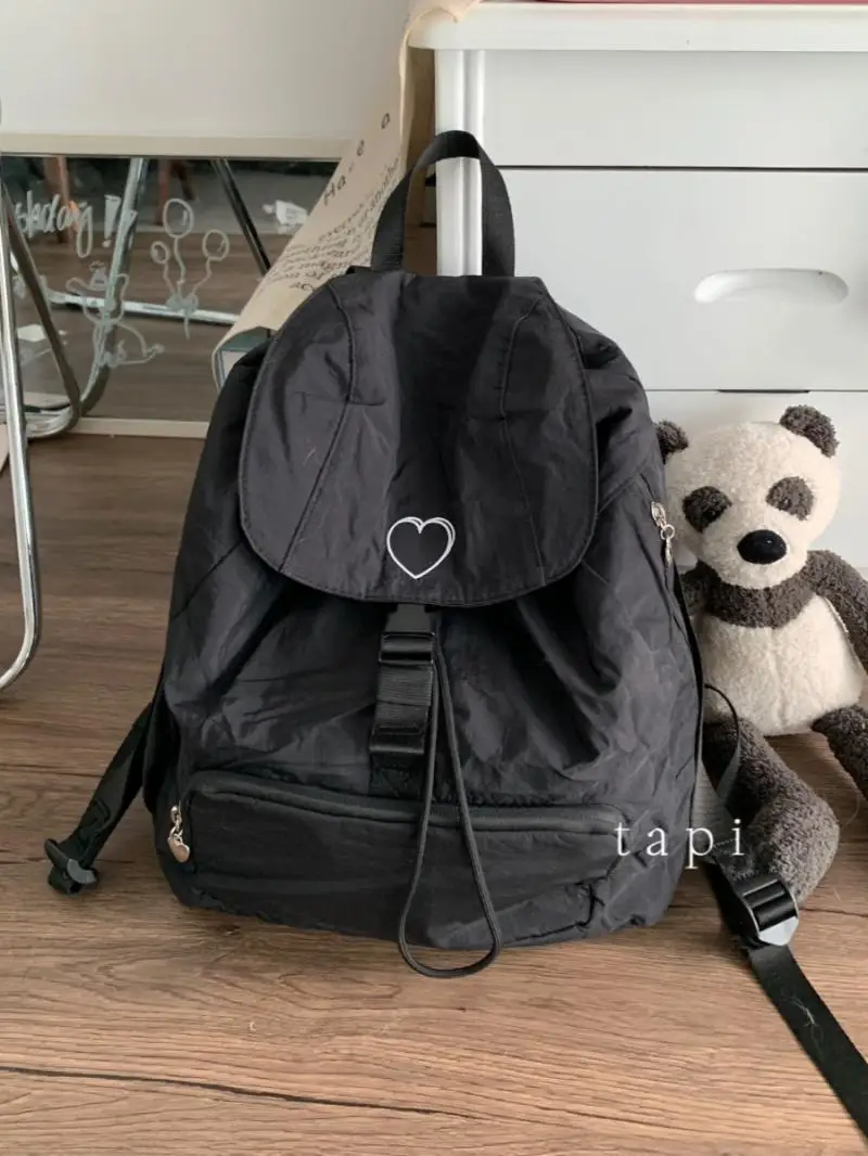 Korean Version Heart Embroidered Backpack with Black Nylon Drawstring Pocket, Computer Bag, Outdoor Travel and Leisure Backpack