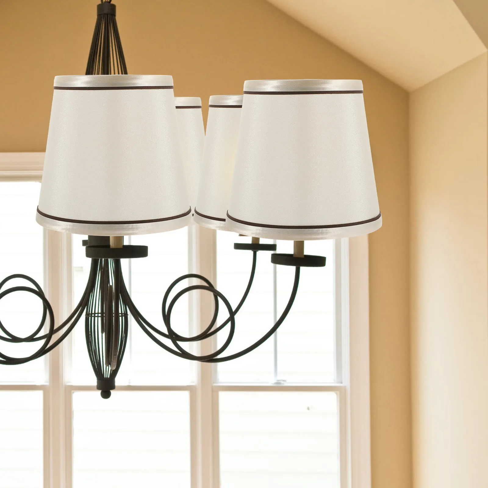 

Стильный тканевый абажур для настольной лампы, универсальный, съемный, моющийся, для дома, отеля, бара, декора.