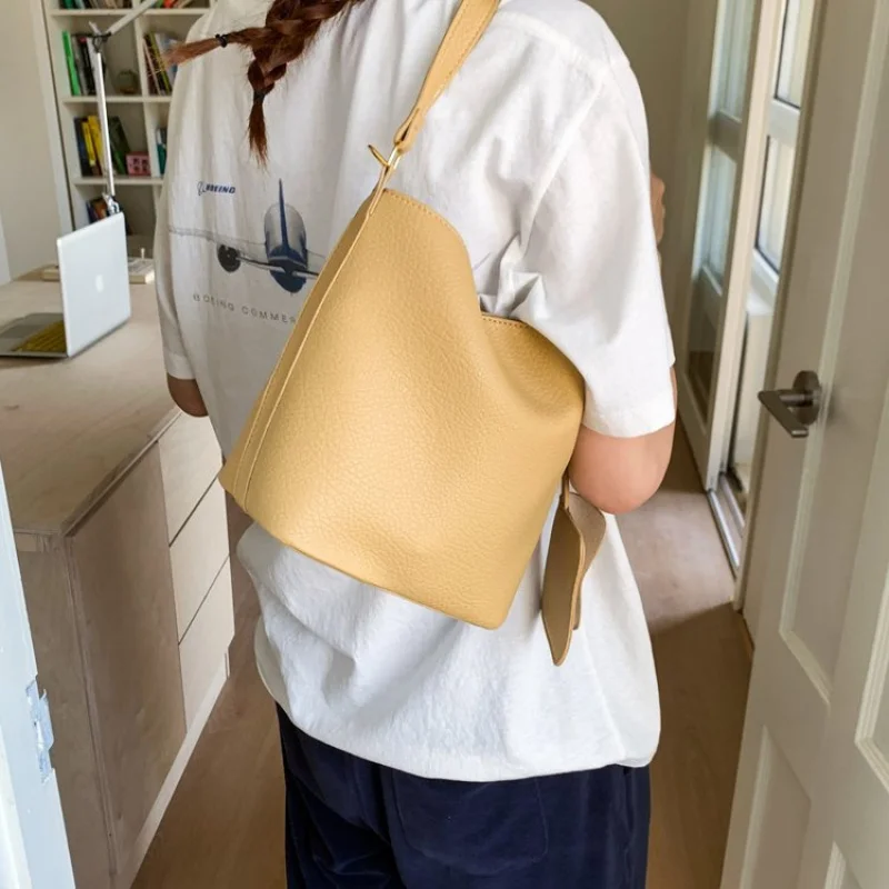 

Modish Women's Handbag Made Of Nubuck Leather Boasting Casual Romania Trendy Spacious Soft Daily Look