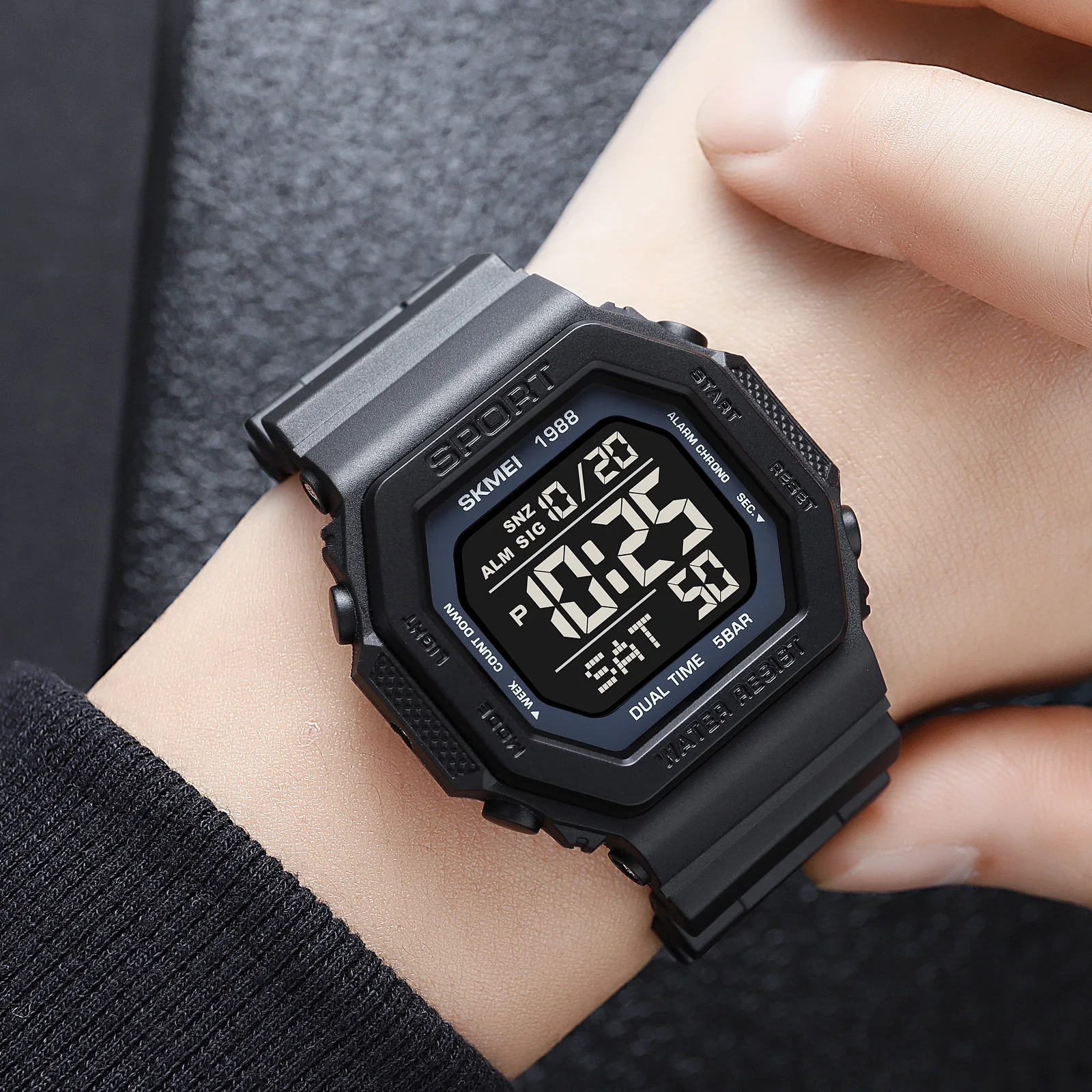 SKMEI Fashon-reloj deportivo Digital para hombre, cronógrafo de pulsera con luz trasera, cronógrafo de Cuenta atrás militar, resistente al agua, con