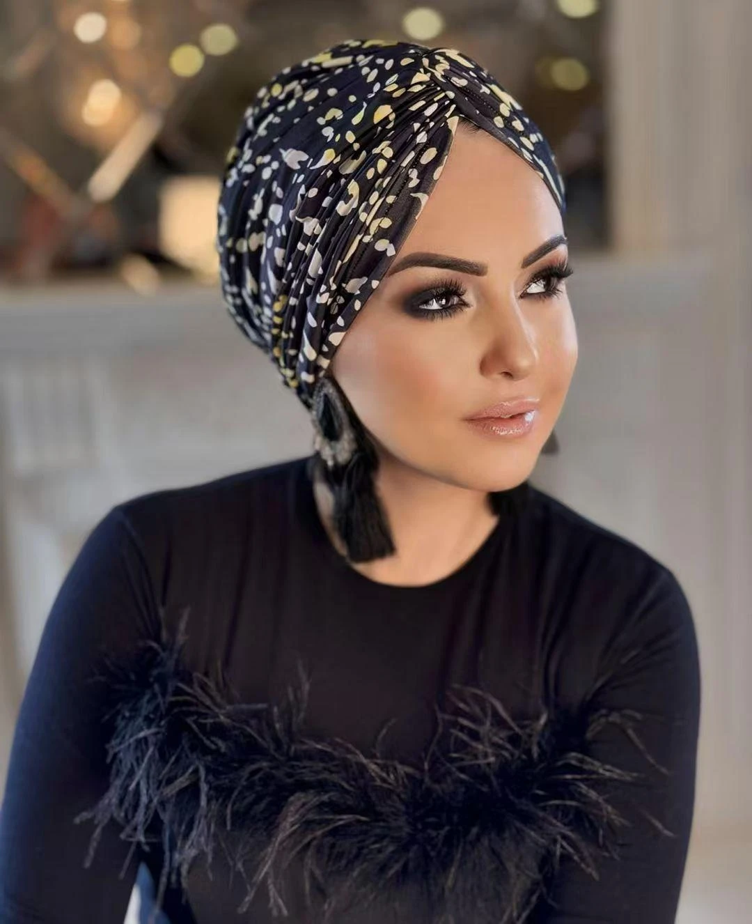 1PCS Women Headscarf French Retro Style Light Luxury Patterned Headscarf Matching Exudes Temperament